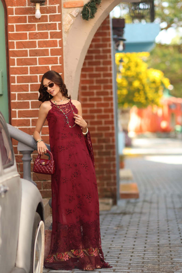 D8-A Noor Luxe Chickenkari by Saadia Asad 3